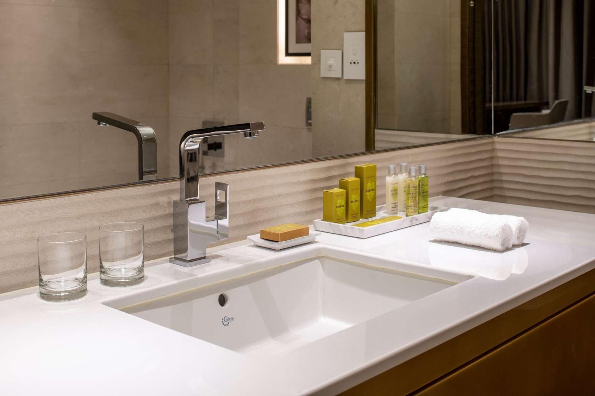 Doubletree Suites By Hilton - Riyadh Financial District Extérieur photo